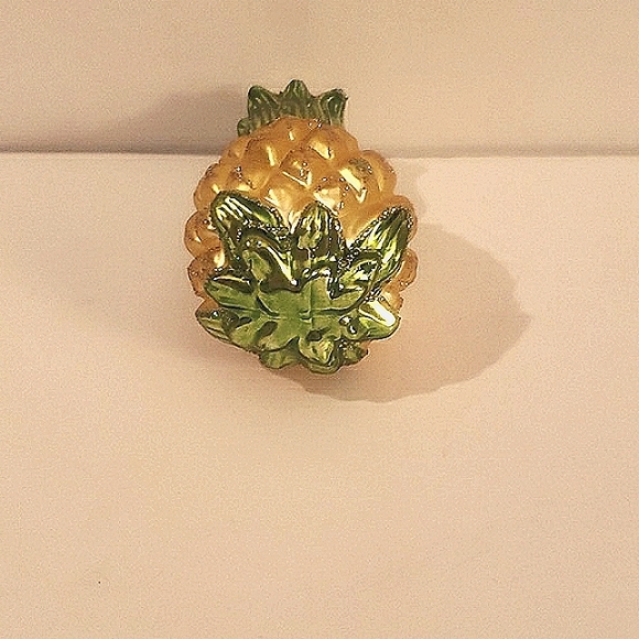 Beachcombers Blown-glass Pineapple Christmas tree Ornament, NWT - Picture 3 of 4